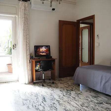 Pia's House Rom